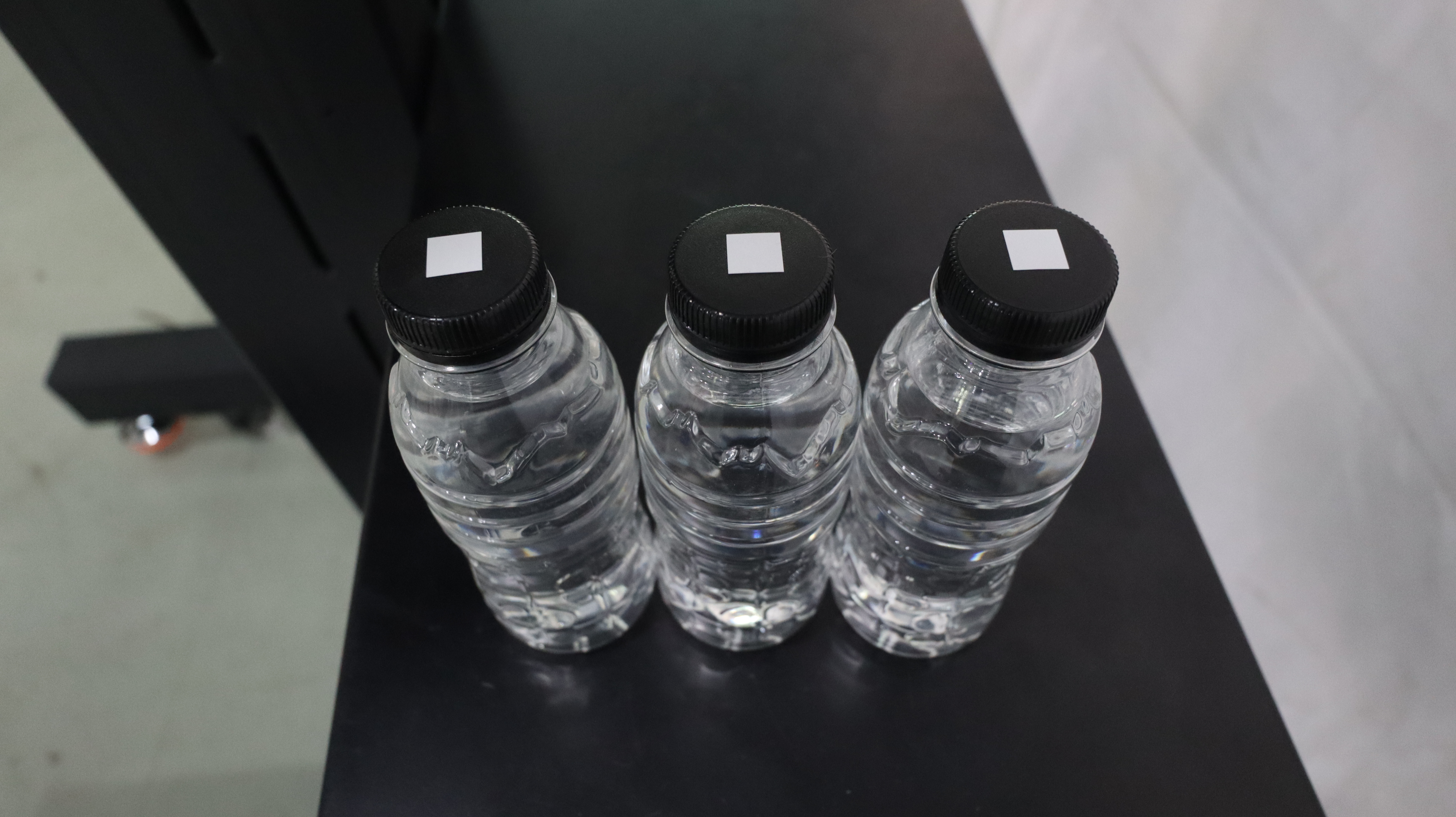 Машина для маркировки QR-кода бутылочных крышек